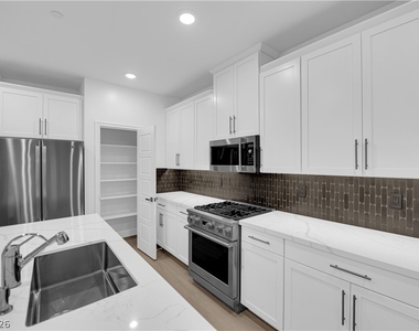 600 N Carriage Hill Drive - Photo Thumbnail 21