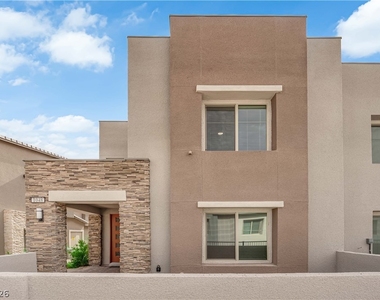600 N Carriage Hill Drive - Photo Thumbnail 7
