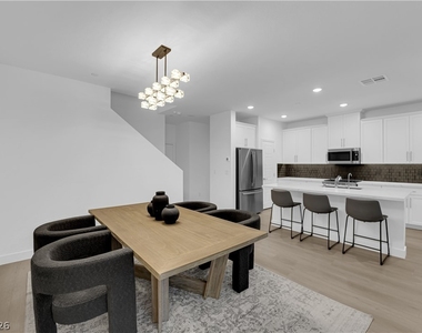 600 N Carriage Hill Drive - Photo Thumbnail 9
