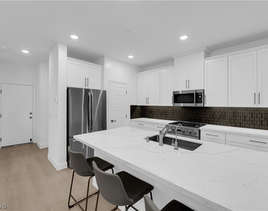 600 N Carriage Hill Drive - Photo Thumbnail 19
