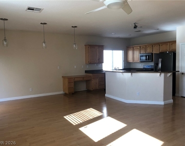 1012 Royal Birch Lane - Photo Thumbnail 4