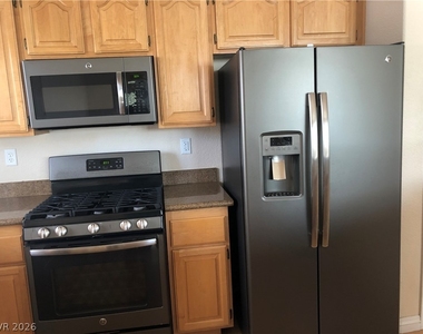 1012 Royal Birch Lane - Photo Thumbnail 6