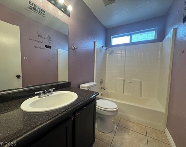 5033 Vista Del Rancho Way - Photo Thumbnail 7