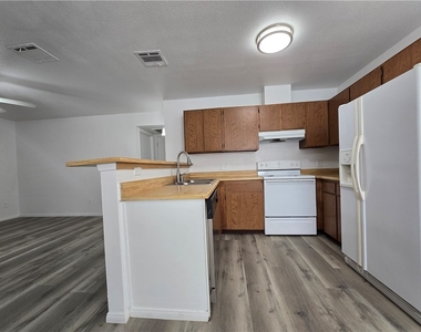 2742 Alicialynn Way - Photo Thumbnail 6