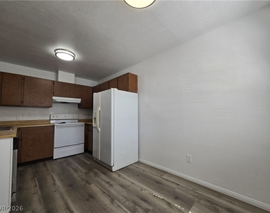 2742 Alicialynn Way - Photo Thumbnail 5
