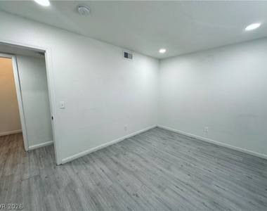 4225 Stewart Avenue - Photo Thumbnail 13