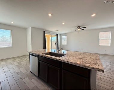 9980 Perth Court - Photo Thumbnail 7