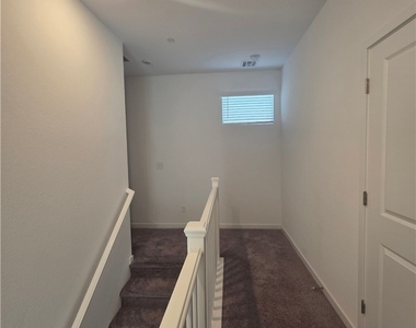 176 Vanhoy Avenue - Photo Thumbnail 35