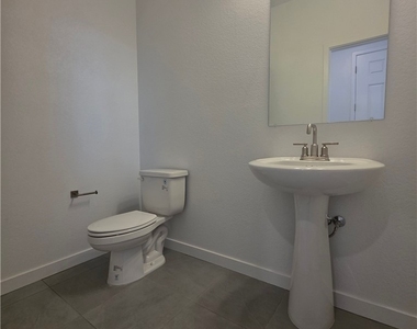 176 Vanhoy Avenue - Photo Thumbnail 38