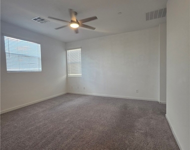 176 Vanhoy Avenue - Photo Thumbnail 16