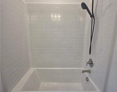 176 Vanhoy Avenue - Photo Thumbnail 34
