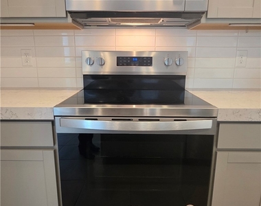 176 Vanhoy Avenue - Photo Thumbnail 9