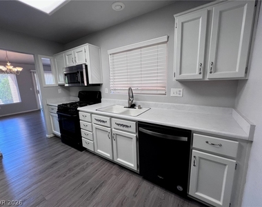 10000 Bundella Drive - Photo Thumbnail 5