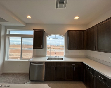 5872 Aurora Gold Avenue - Photo Thumbnail 5