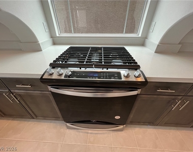 5872 Aurora Gold Avenue - Photo Thumbnail 8