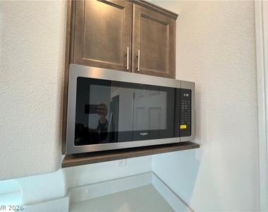 5872 Aurora Gold Avenue - Photo Thumbnail 7
