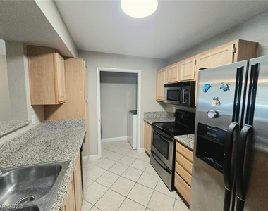 5055 W Hacienda Avenue - Photo Thumbnail 6