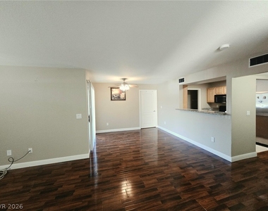 5055 W Hacienda Avenue - Photo Thumbnail 3