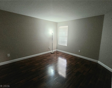 5055 W Hacienda Avenue - Photo Thumbnail 9