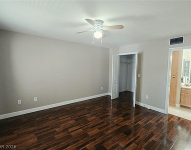5055 W Hacienda Avenue - Photo Thumbnail 12