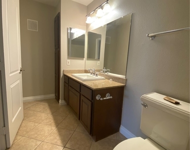 8101 W Flamingo Road - Photo Thumbnail 7