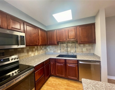 5206 River Glen Drive - Photo Thumbnail 17
