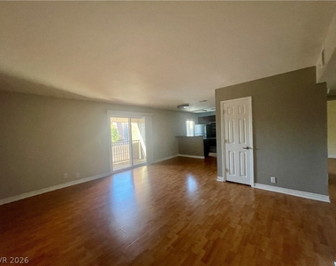 5206 River Glen Drive - Photo Thumbnail 9
