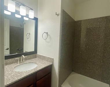 5206 River Glen Drive - Photo Thumbnail 26