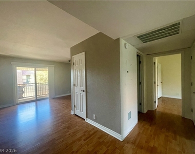 5206 River Glen Drive - Photo Thumbnail 6
