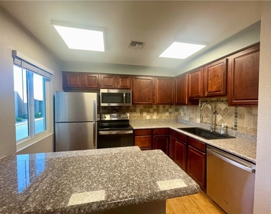 5206 River Glen Drive - Photo Thumbnail 13