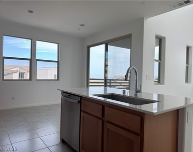11540 Hawking Avenue - Photo Thumbnail 23