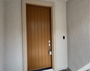 11540 Hawking Avenue - Photo Thumbnail 4