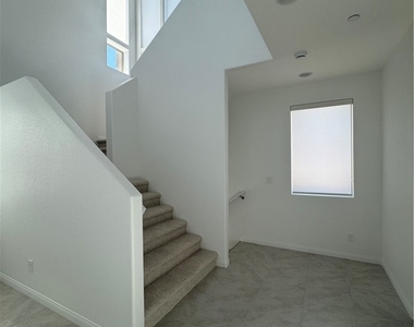 11540 Hawking Avenue - Photo Thumbnail 13