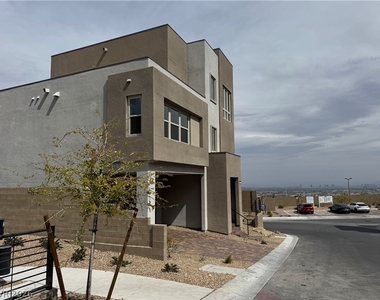 11540 Hawking Avenue - Photo Thumbnail 3
