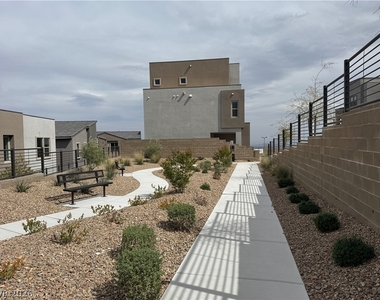 11540 Hawking Avenue - Photo Thumbnail 2