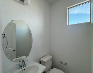 11540 Hawking Avenue - Photo Thumbnail 26