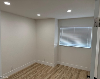 4787 Farlington Drive - Photo Thumbnail 24