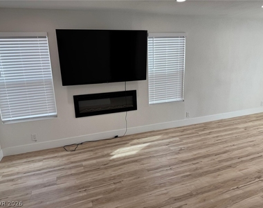 4787 Farlington Drive - Photo Thumbnail 8