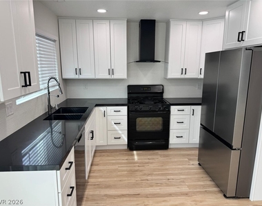 4787 Farlington Drive - Photo Thumbnail 4