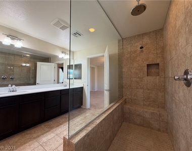 9530 Hollydale Court - Photo Thumbnail 16