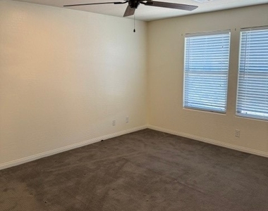 320 Point Loma Avenue - Photo Thumbnail 14