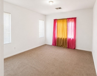 5828 Post Mountain Street - Photo Thumbnail 5