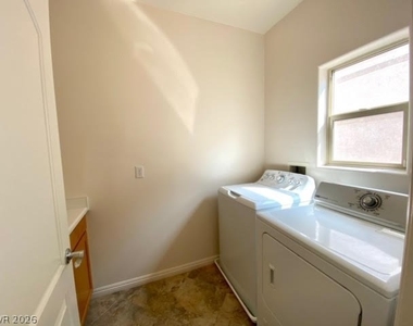 9224 Dalmahoy Place - Photo Thumbnail 16