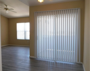 7255 W Sunset Road - Photo Thumbnail 9