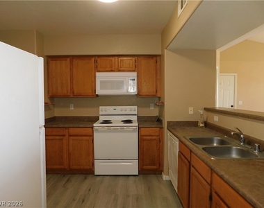7255 W Sunset Road - Photo Thumbnail 11