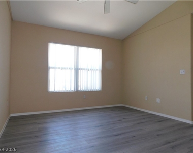 7255 W Sunset Road - Photo Thumbnail 8