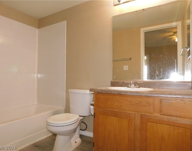 7255 W Sunset Road - Photo Thumbnail 17