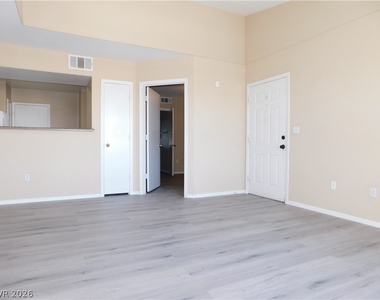 7255 W Sunset Road - Photo Thumbnail 6