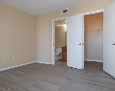 7255 W Sunset Road - Photo Thumbnail 13
