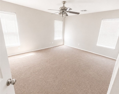12025 Giles Street - Photo Thumbnail 4